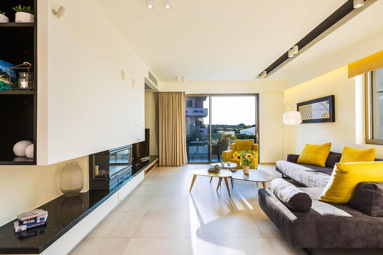 Villa Amelia I Free 9 Seater Mini Van & Pool 卡拉塔斯 外观 照片