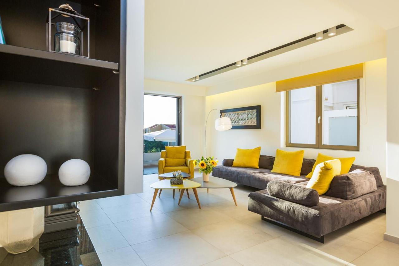Villa Amelia I Free 9 Seater Mini Van & Pool 卡拉塔斯 外观 照片